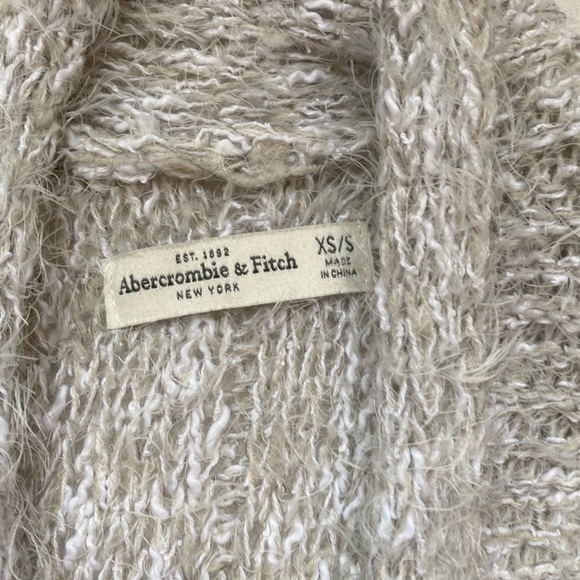 Abercrombie & Fitch gray ‘duster’ sweater size XS/S - Picture 2 of 5